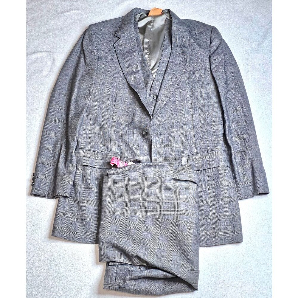 Vintage Robert Surrey Gray Three-Piece Suit Mens Tailored Wool Blend USA  READ!